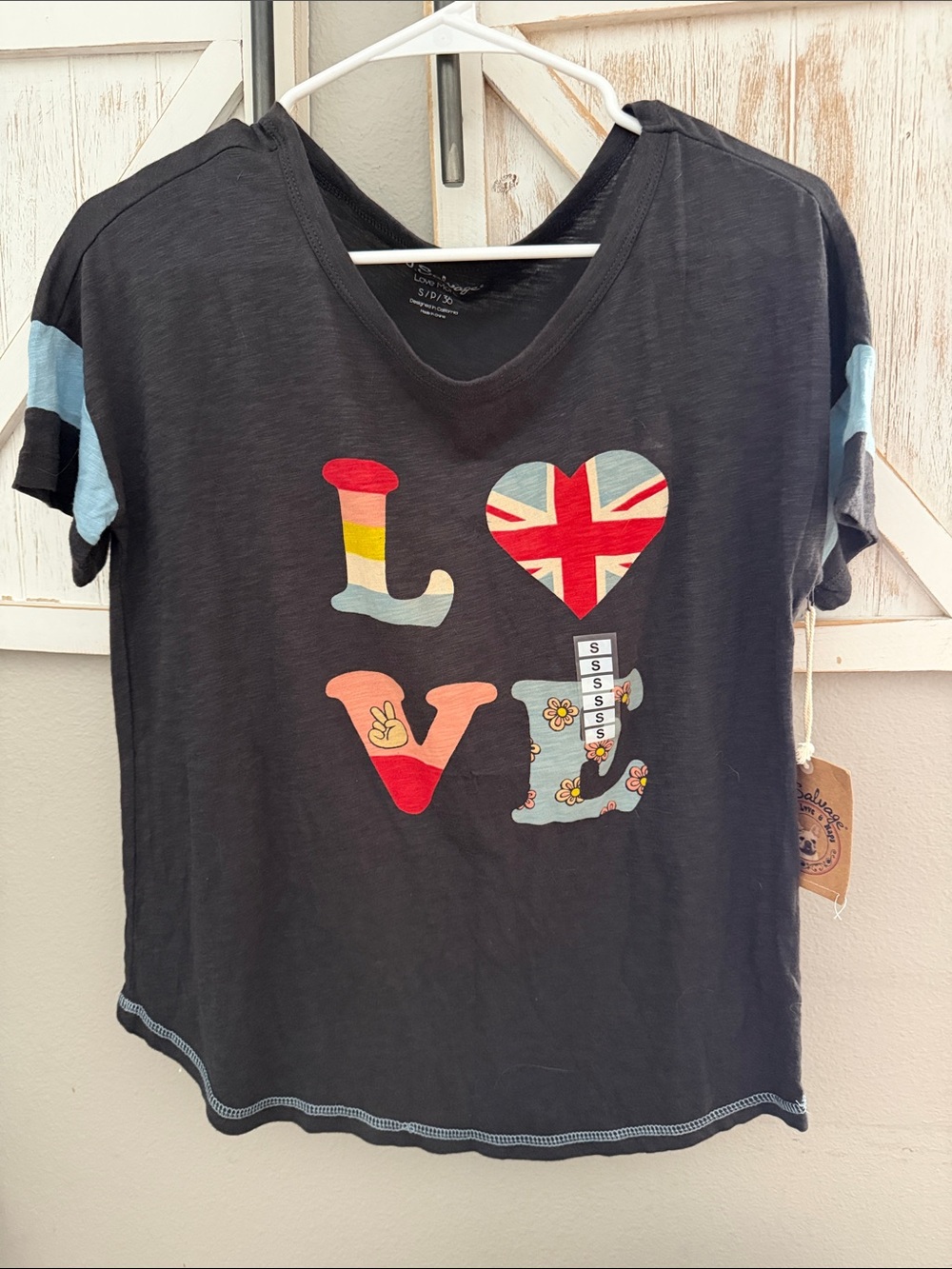 Pj salvage small Black' 'LOVE' Graphic Tee ptp 19 - Picture 2 of 6